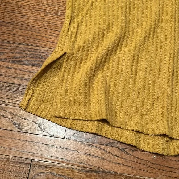 BKE Sweater - Picture 3 of 6